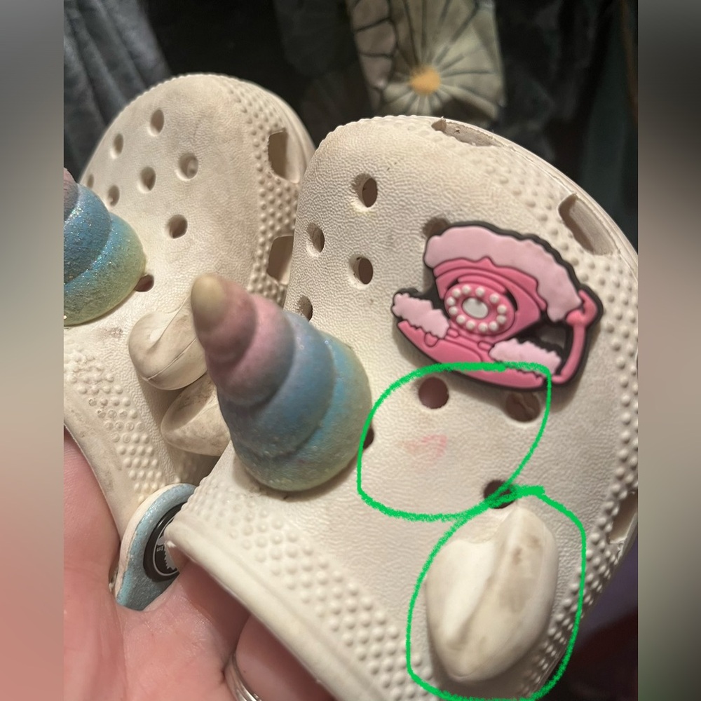 Kids Cream Unicorn Clogs - Picture 2 of 6